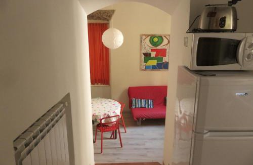 Historical Downtown Salerno Apartment | Tra Amalfi, Pompei, Paestum