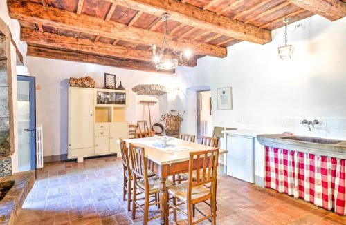 San Godenzo House | Tranquil Retreat in Serignana