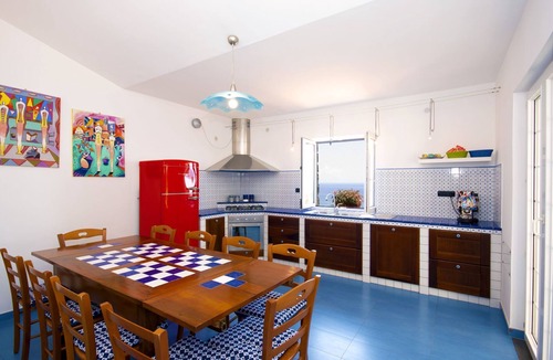 Villammare House | Traumvilla mit Panoramapool by Interhome