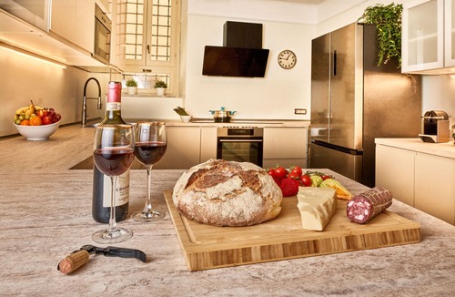 Rome City Centre Apartment | TreasureRome Trevi Private Palace