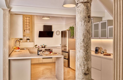 Rome City Centre Apartment | TreasureRome Trevi Private Palace