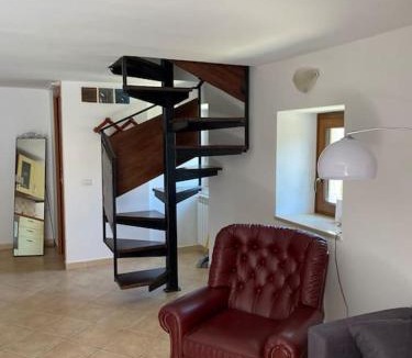 Longano Apartment | TreeStay - Modern 2 Floor 2 Bathroom Apartment