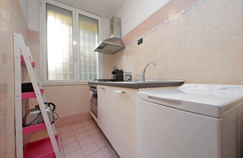 Rione II Trevi Apartment | Trevi Comfort, Bright 1 Br Flat By Halldis