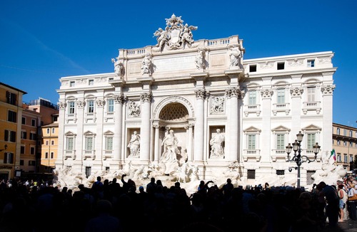 Rione II Trevi Apartment | TrevInn - Central Trevi Fountain Suites Apartment