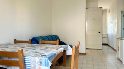 Torrette Apartment | Trilocale con terrazzino a 30mt dal mare di Fano - F003