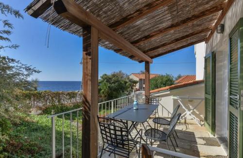 Pomonte Apartment | Trilocale Giglio - vista sul mare e sui tramonti
