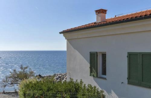 Pomonte Apartment | Trilocale Giglio - vista sul mare e sui tramonti