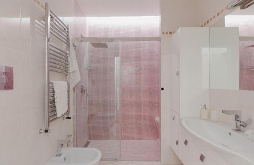 Rione II Trevi Apartment | Tritone Minimal