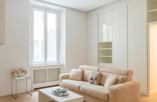 Rione II Trevi Apartment | Tritone Minimal
