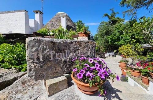 Locorotondo Cottage | Trullo Felice: House with Free Parking, Garden with Fire Pit and Barbecue