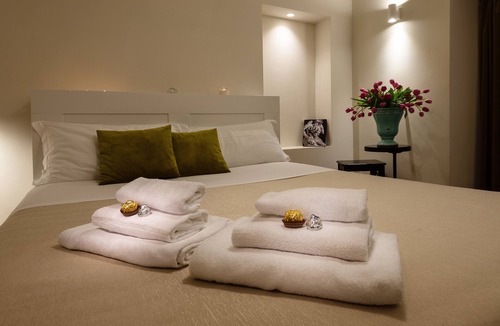 Roman Ghetto House | Tula Inn
