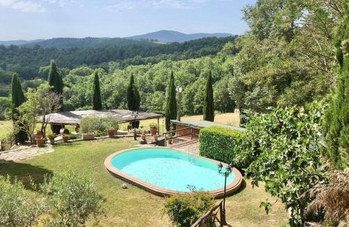 Anghiari Apartment | Tuscan dream, lux 2-bed apartment balcony and pool