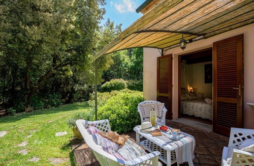 Sassetta Apartment | Tuscan style apartment with swimming pool near the sea