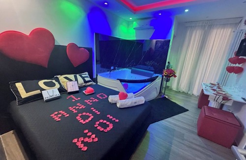 Municipio 4 Bed & Breakfast | Two Hearts Suite - Deluxe Suite with Hot Tub
