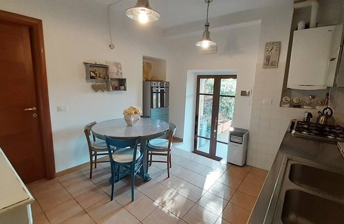 Perugia Apartment | Two-room apartment in Vestricciano Genna with private garden