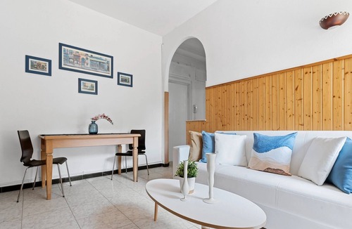 San Siro Apartment | Two-room apartment San Siro-Fiera Milano M5 lilac Segesta
