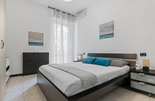 San Siro Apartment | Two-room apartment San Siro-Fiera Milano M5 lilac Segesta