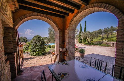 Collazzone Villa | Typical stone villa with private pool, air conditioning 3km village