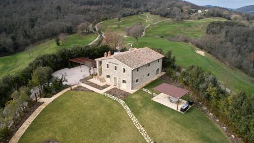 Montelovesco Apartment | UMBRIA COUNTRY HOUSE Antognolla Golf Luxury Estate