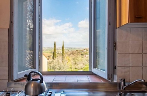 Castiglione del Lago Apartment | Umbria holiday home