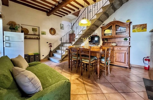 Camucia Apartment | Un Angolo nel Borgo - Two Bedroom Apartment, Sleeps 7
