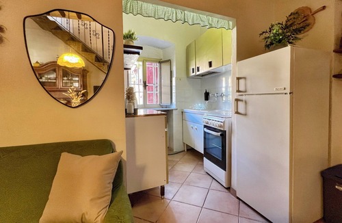 Camucia Apartment | Un Angolo nel Borgo - Two Bedroom Apartment, Sleeps 7