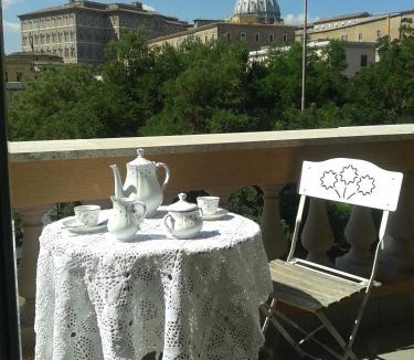 Vatican Apartment | Un Caffè sul Balcone 2