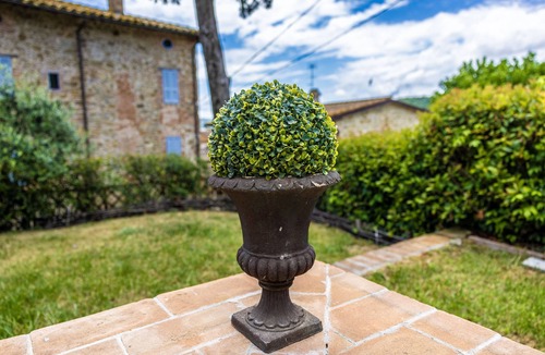 Bagnaia House | Un Petit Paradis - Holiday apartment for two with Perugia view!