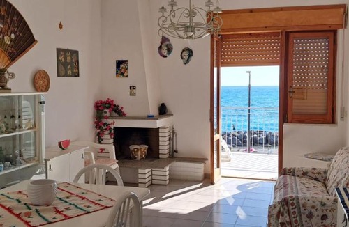Intavolata House | Un Terrazzo sul Tirreno