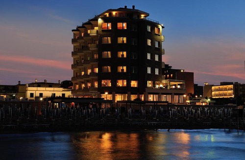 Pesaro Hotel | UNAHOTELS Imperial Sport Hotel