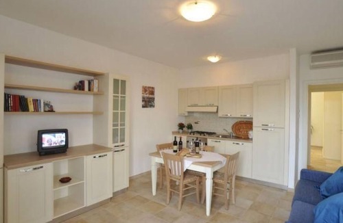 Puntone Apartment | Unterkunft am Strand, Schwimmbad, AC, private Terrasse by Interhome