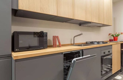 Turro Apartment | URBAN HOUSE Near the Cathedral