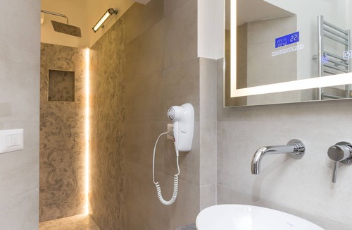 Monti House | Urbana Little Suites