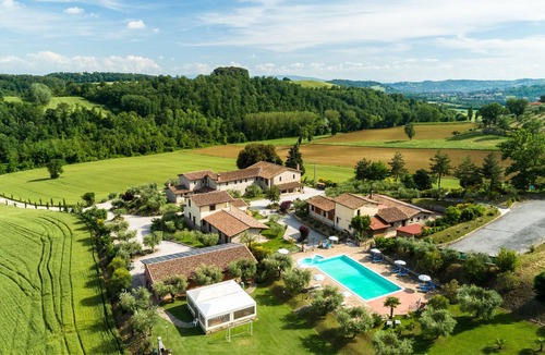 Ramazzano Villa | Urbane Mansion in Perugia with Swimming Pool