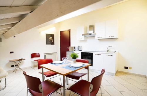 Novara Apartment | V12 Apartments - Vittoria 12