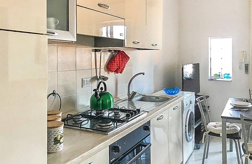 Pizzo Apartment | Vacation apartment on the second floor with large communal pool, a few meters from the sea.