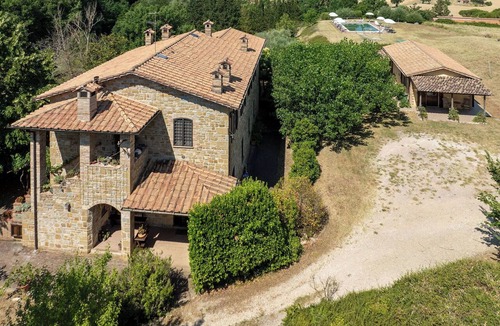 Lidarno House | Vacation Home in Perugia with 3 bedrooms sleeps 7