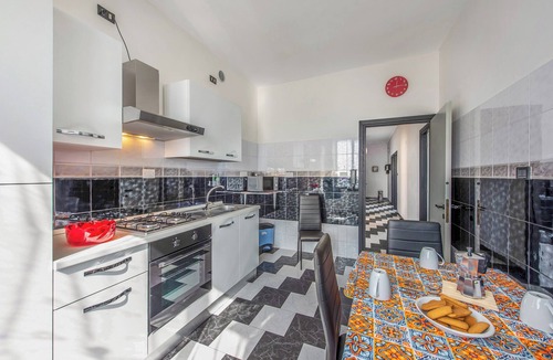 Pra' House | Vacation Home "Laura" with Sea View & Wi-Fi