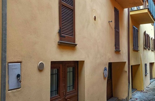 Gualdo Tadino Apartment | Vacation House Under Square