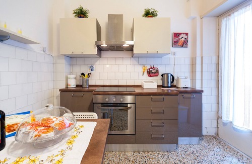 Vatican Apartment | Vatican and Subway 2 bright big rooms