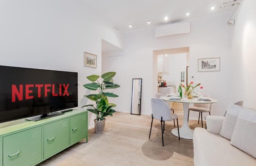 Vatican Apartment | Vatican Chic House