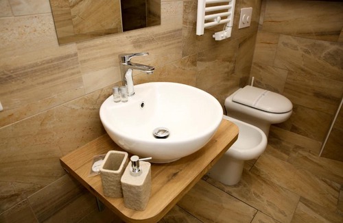 Vatican House | Vatican Comfort Suites