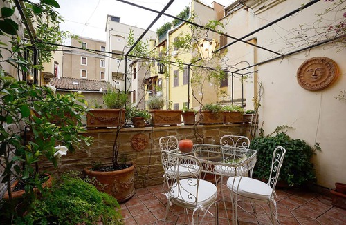 Rione XIV Borgo Apartment | Vatican luxury home Terrazzo, 2 bedrooms 2 bathrooms a 50 yds from S.Pietro