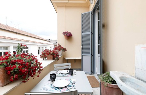 Rione XIV Borgo Apartment | Vatican Stylish Apartment