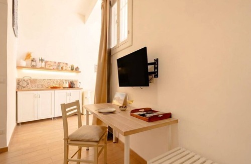 Old Town Apartment | Vecchia Bari Castello Svevo | Historic Charm with Balcony