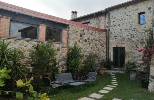Castel del Piano House | Vecchio Casale Quercetino Prestige Tuscan Country Residence for 7 Guests Ideal for Groups