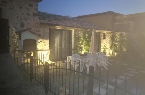 Castel del Piano House | Vecchio Casale Quercetino Stone Room in Historic Tuscan Estate with Pool 2p