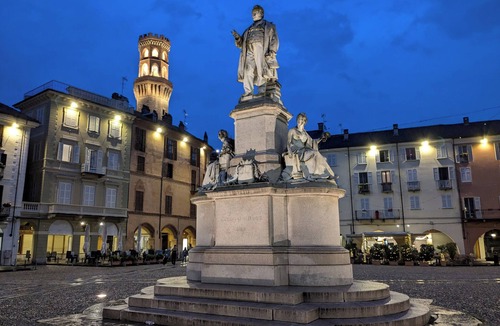 Vercelli Apartment | Vercelli Civico 31 - One Bedroom Apartment, Sleeps 4