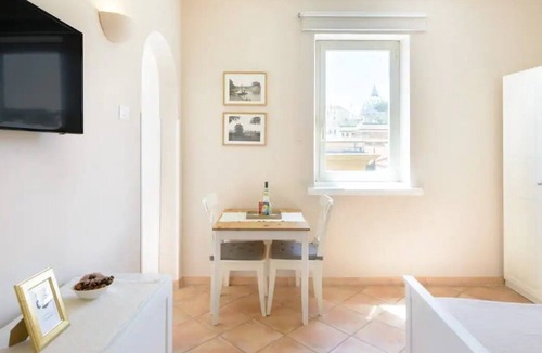 Vatican Apartment | Very bright apartment overlooking San Pietro