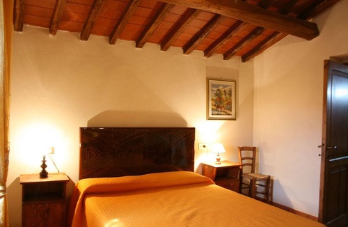 Arezzo Villa | Very old stone farmhouse perfect for 5 persons with private garden and pool. Completely fenced plot.